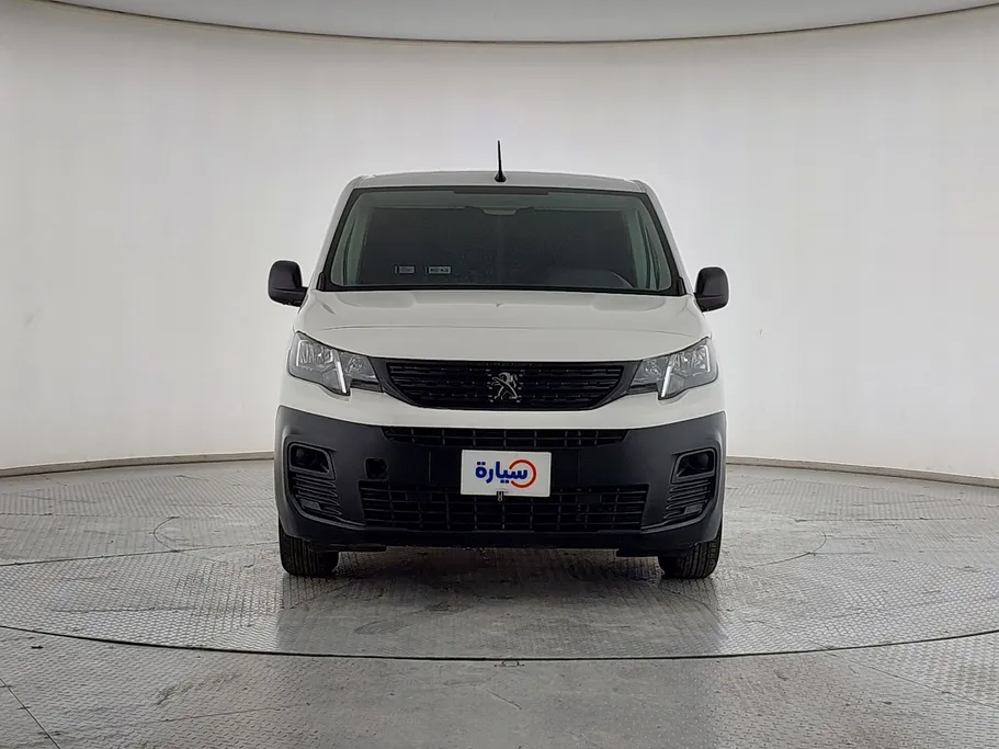 2022 Peugeot Partner Short van 