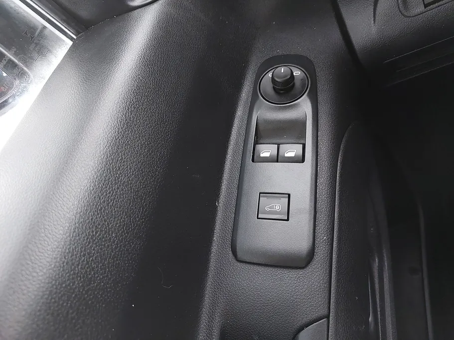 2022 Peugeot Partner Short van 