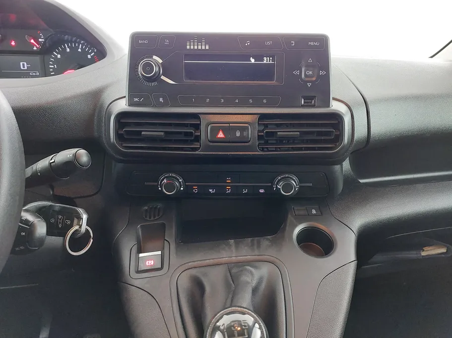 2022 Peugeot Partner Short van 