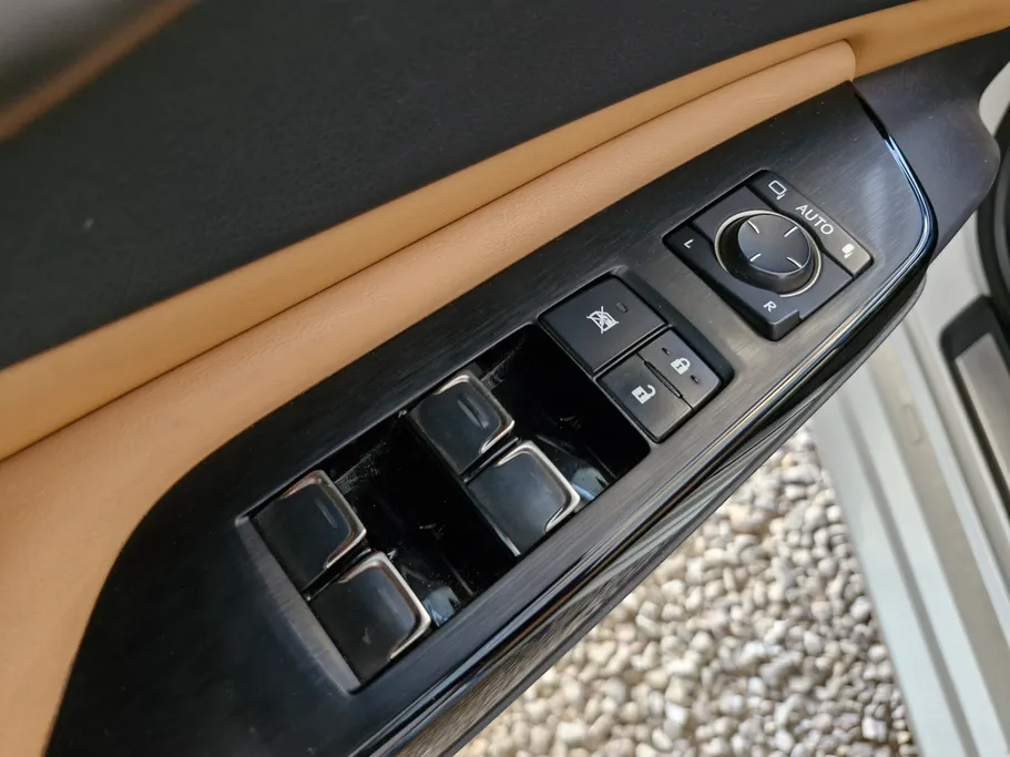2022 Lexus ES 300 H 