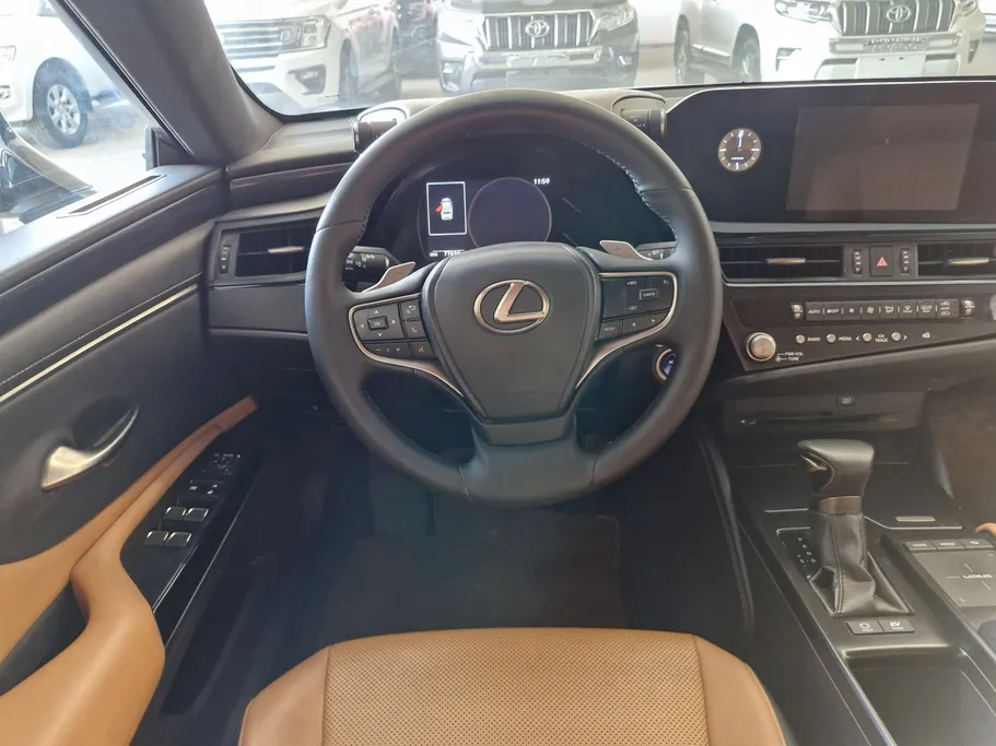 2022 Lexus ES 300 H 