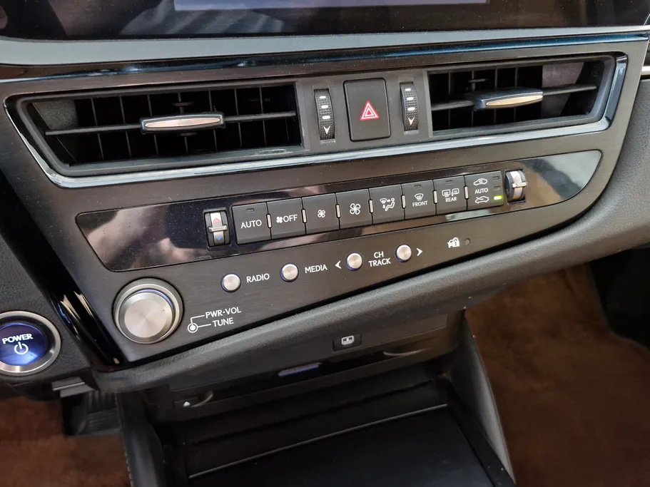 2022 Lexus ES 300 H 