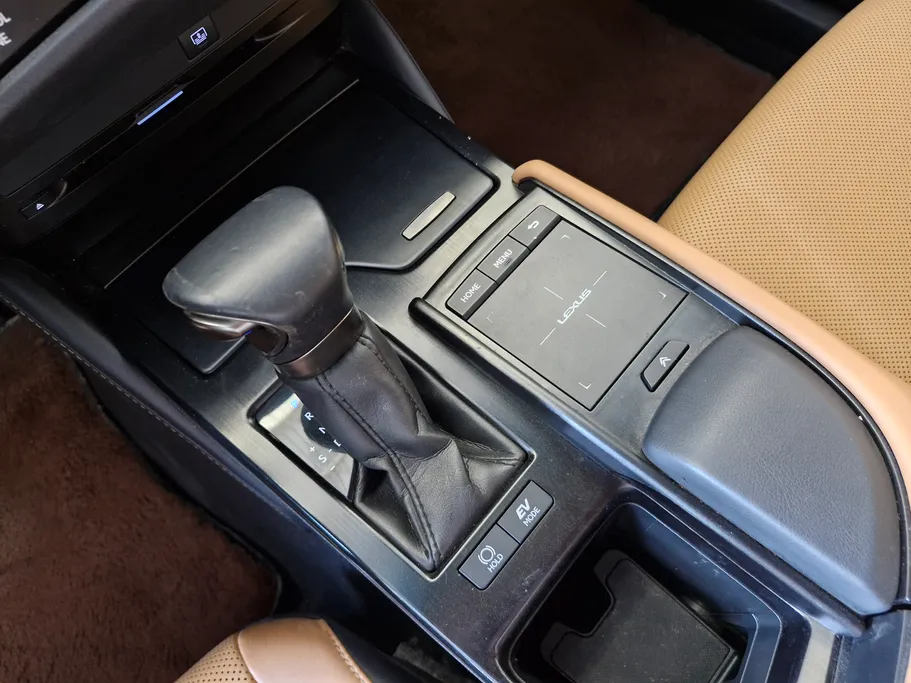 2022 Lexus ES 300 H 