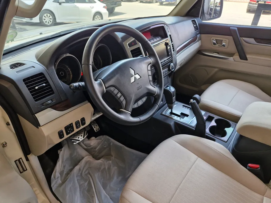 2022 Mitsubishi Pajero GLS 5Doors 