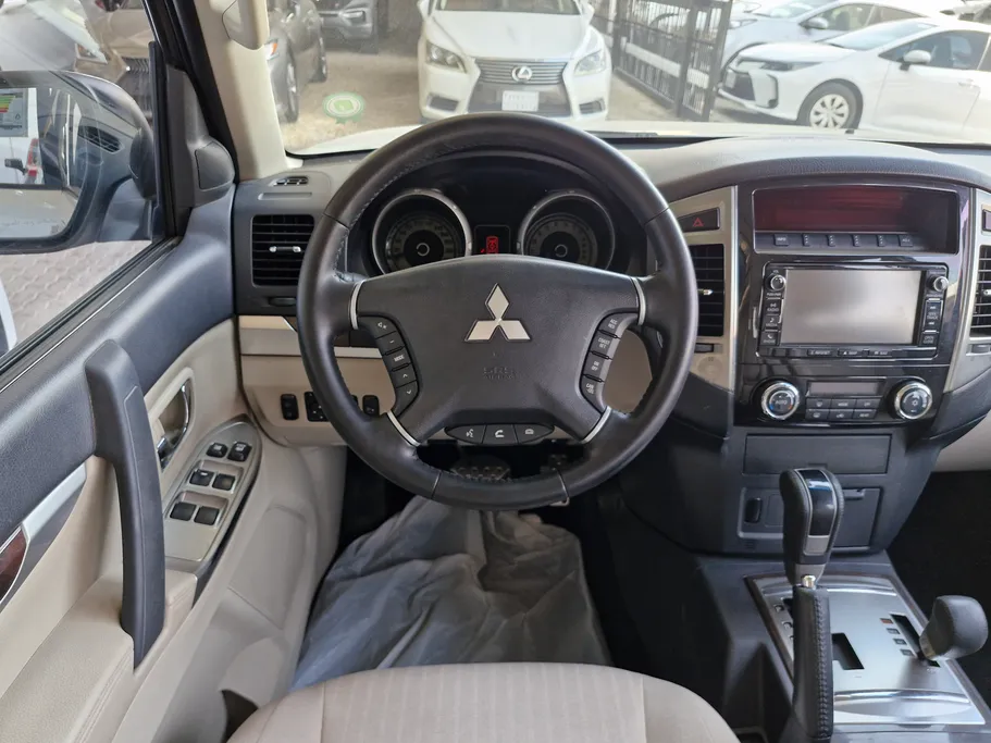 2022 Mitsubishi Pajero GLS 5Doors 