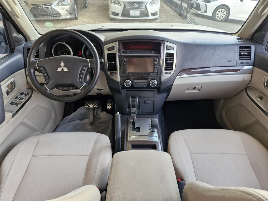 2022 Mitsubishi Pajero GLS 5Doors 