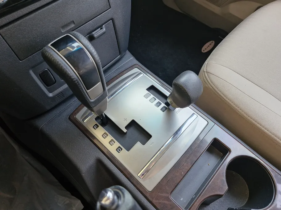 2022 Mitsubishi Pajero GLS 5Doors 
