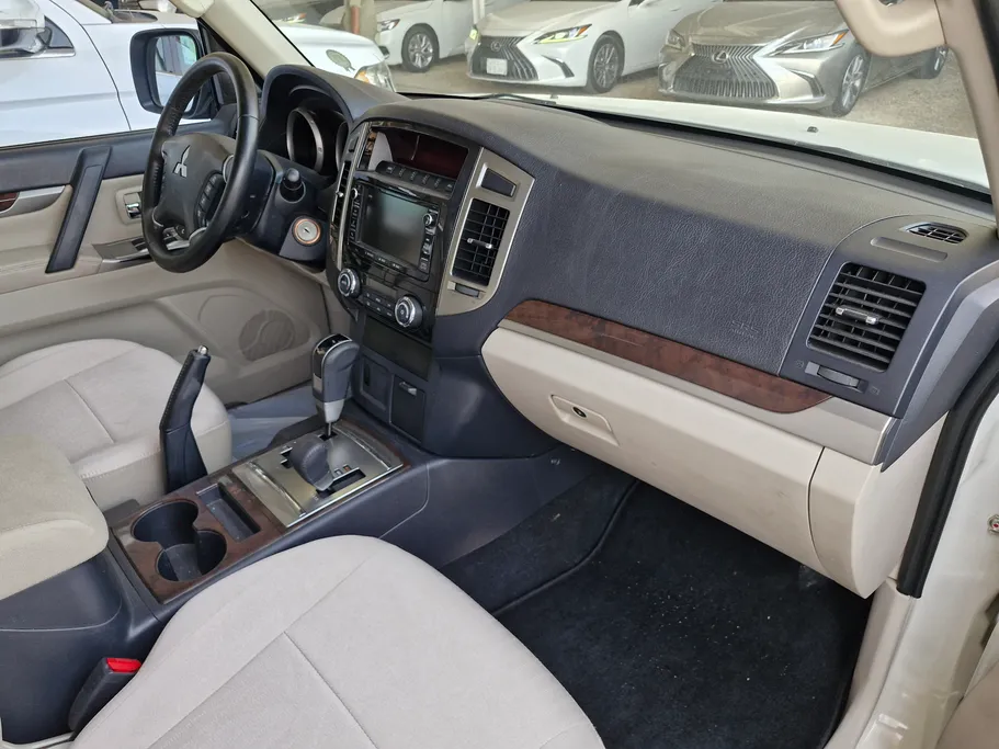2022 Mitsubishi Pajero GLS 5Doors 