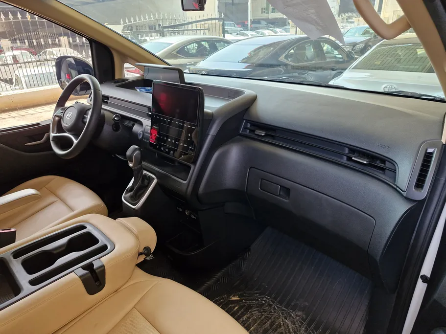 2023 Hyundai Staria Smart 11 ST 