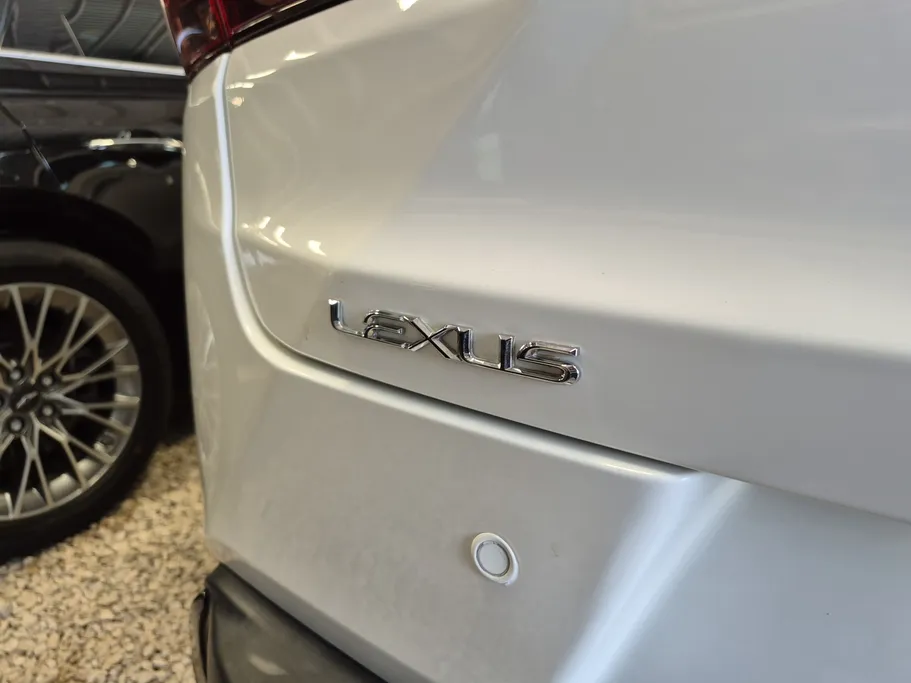 2023 Lexus UX 200 F-Sport  