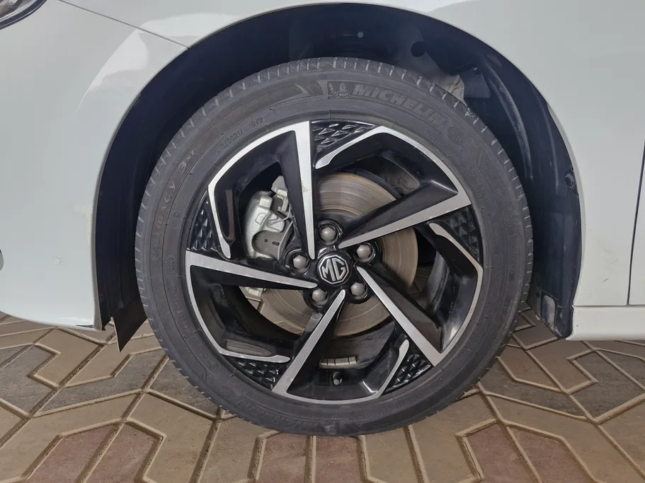 2023 MG GT LUX 