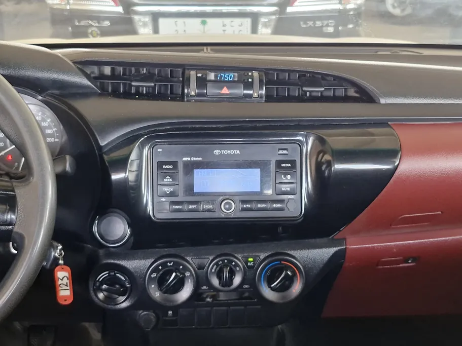 2022 Toyota Hilux GL2 
