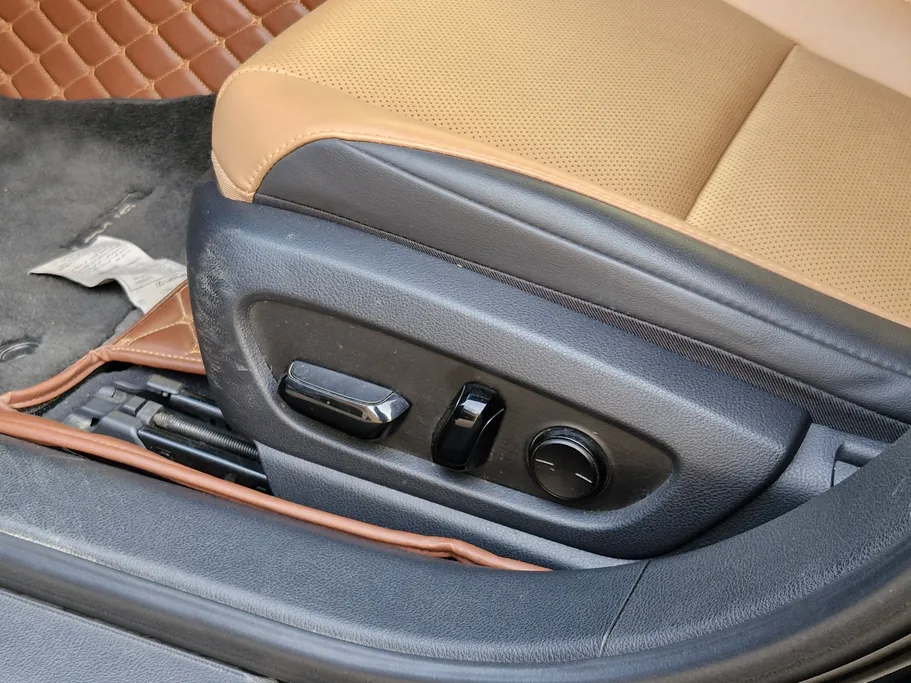 2022 Lexus ES 300 AH Hybrid  
