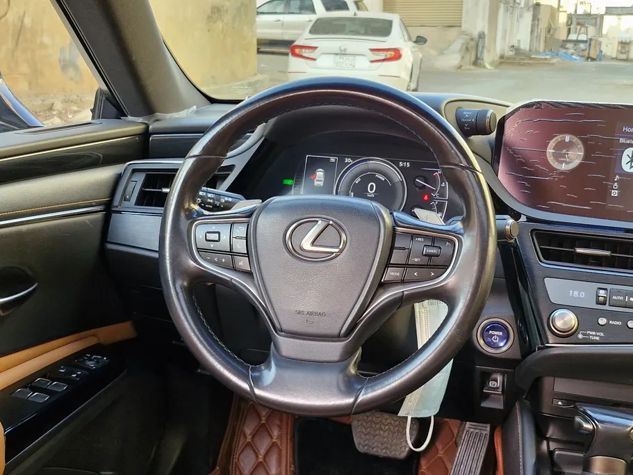 2022 Lexus ES 300 AH Hybrid  