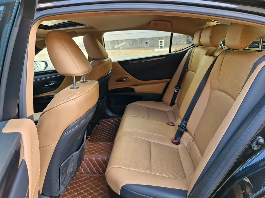 2022 Lexus ES 300 AH Hybrid  