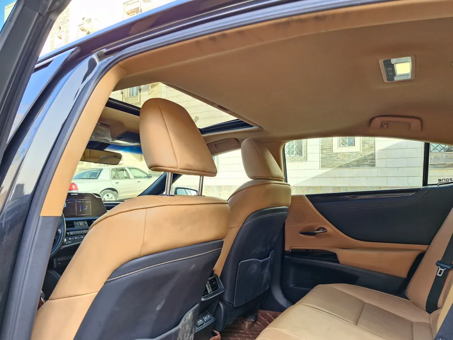 2022 Lexus ES 300 AH Hybrid  