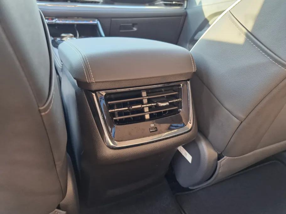 فورد تريتوري امبيانتي 2025 