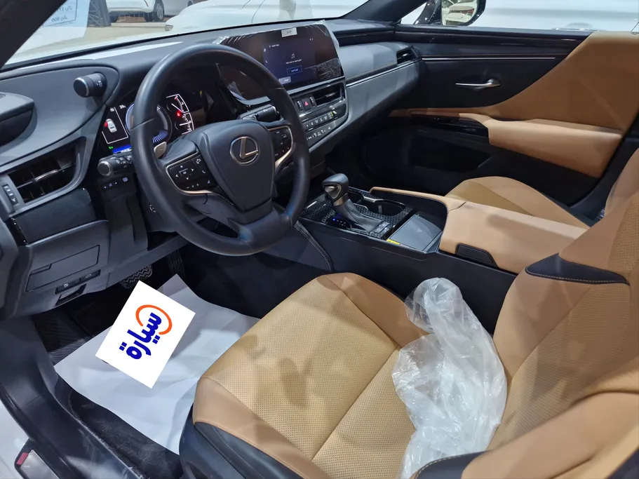 2024 Lexus ES 300 H 