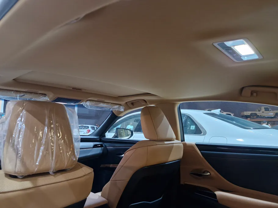 2024 Lexus ES 300 H 