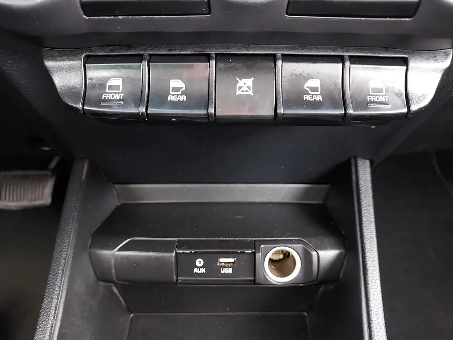 2022 Kia Pegas LX 