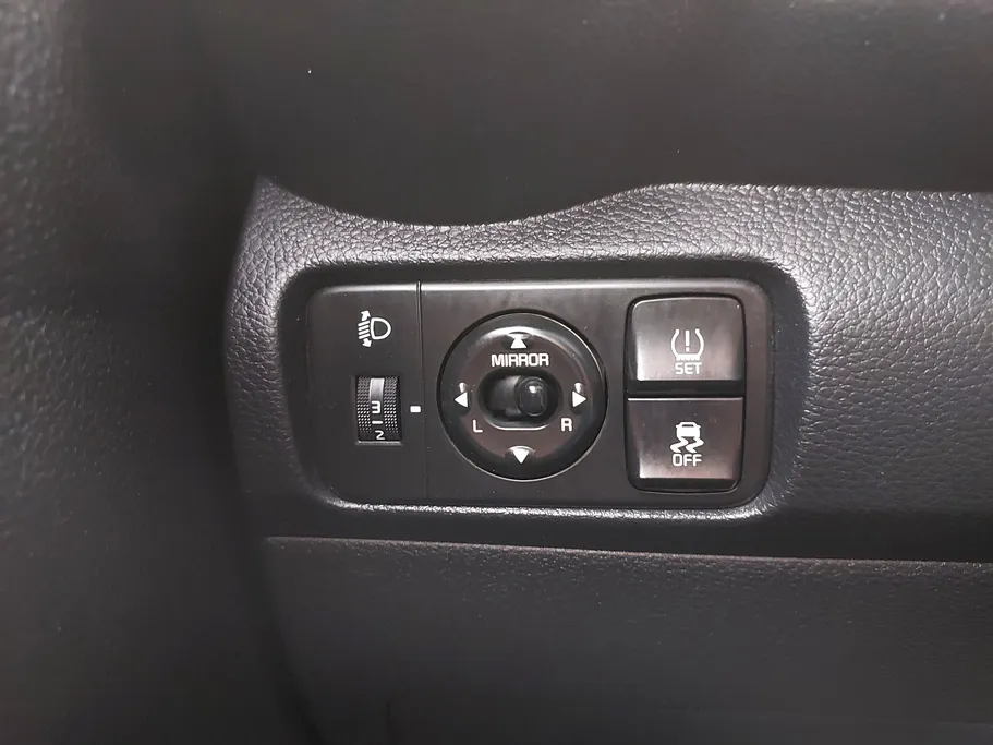 2022 Kia Pegas LX 