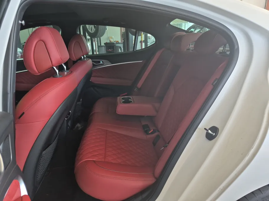2025 Genesis G70  
