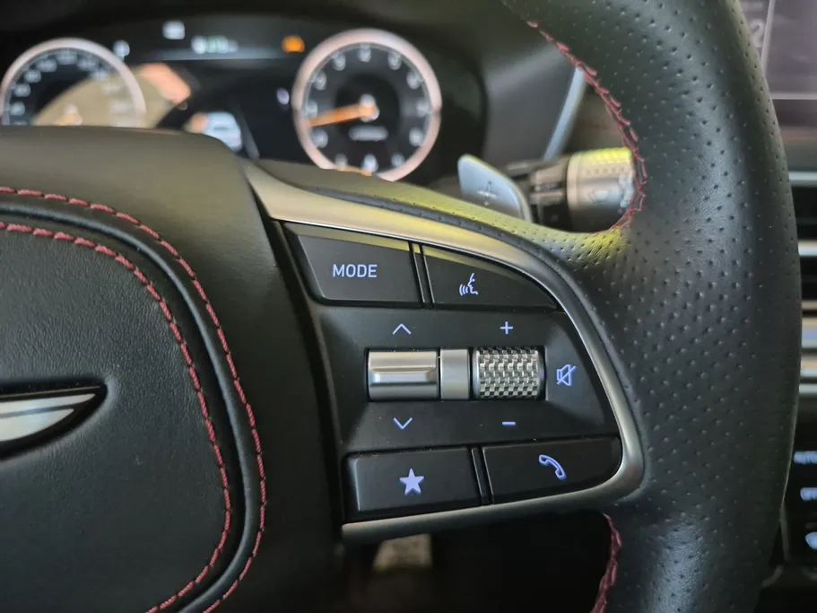 2025 Genesis G70  