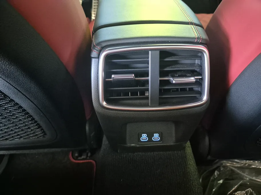2025 Genesis G70  
