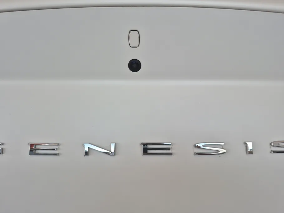 2025 Genesis G70  