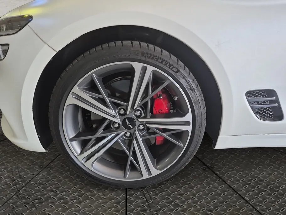 2025 Genesis G70  