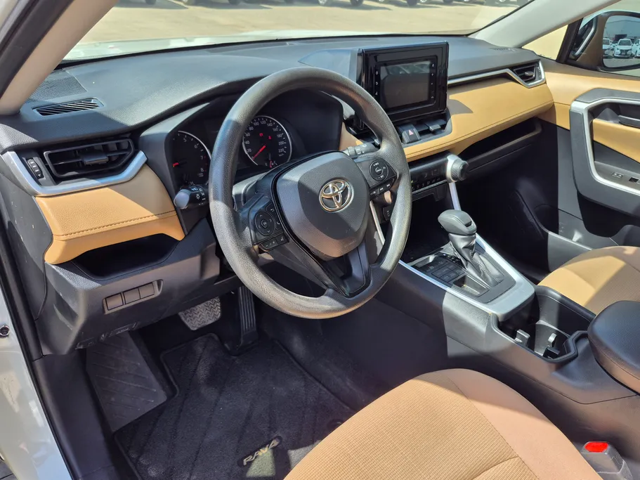 2022 Toyota RAV4 LE 