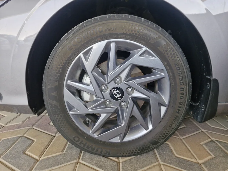 2024 Hyundai Elantra Smart 