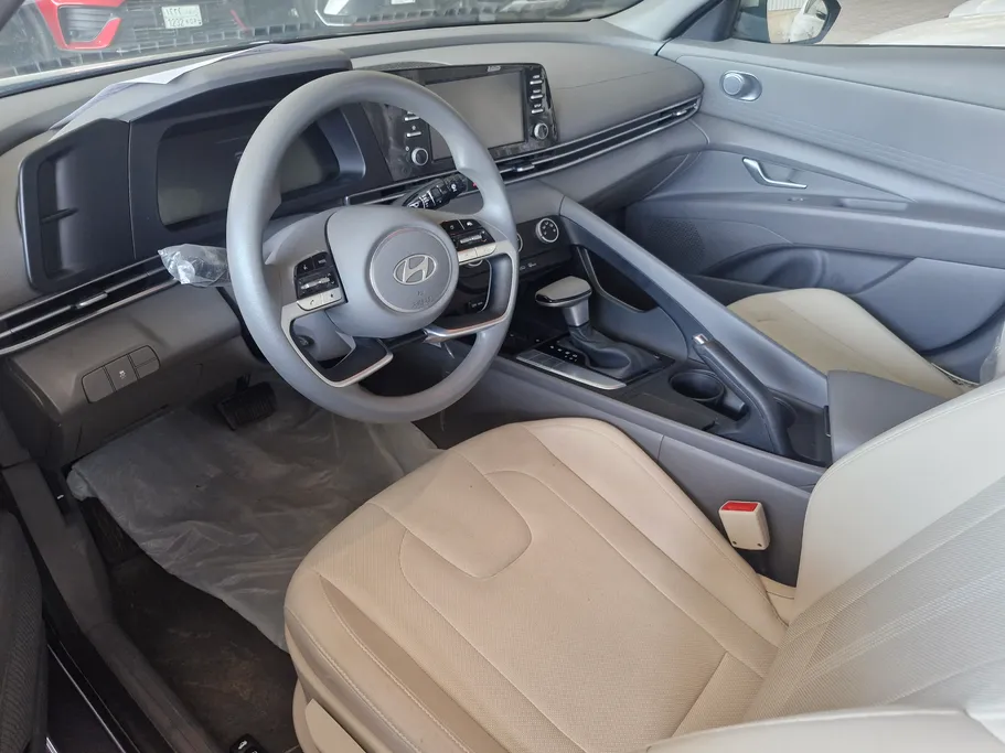 2024 Hyundai Elantra Smart 