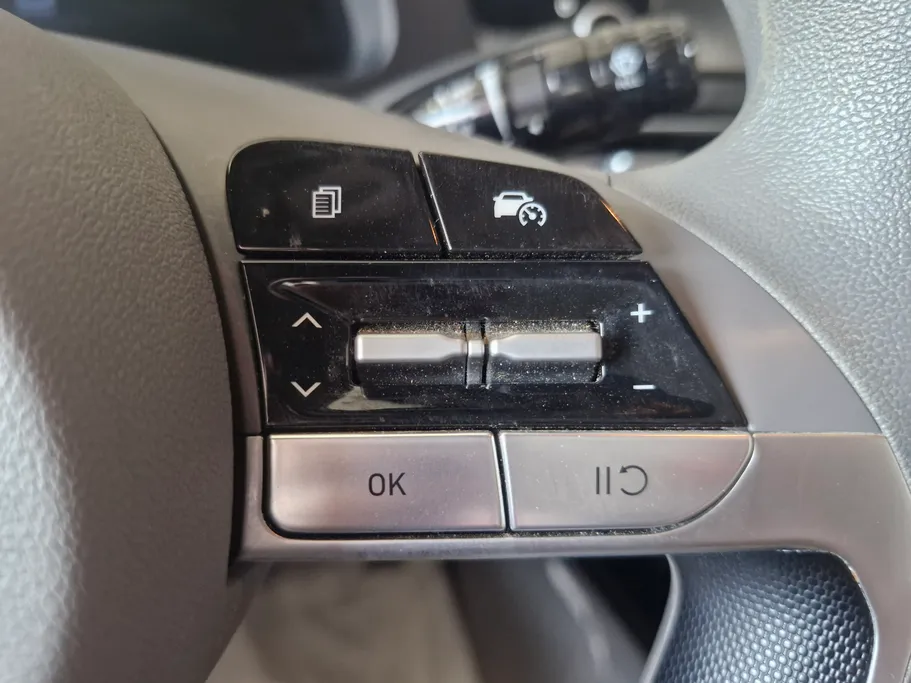 2024 Hyundai Elantra Smart 