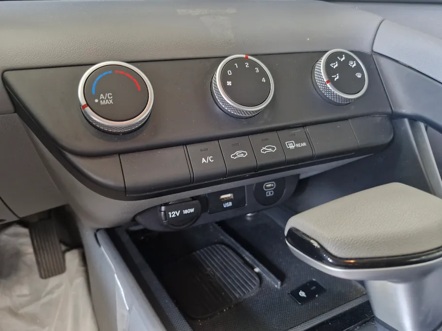 2024 Hyundai Elantra Smart 