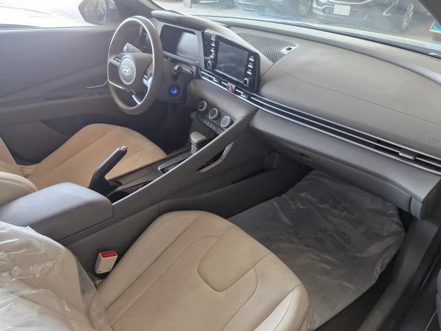 2024 Hyundai Elantra Smart 