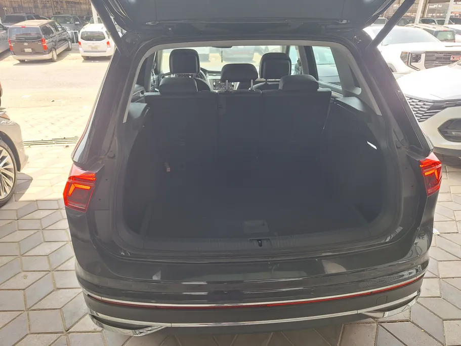 2023 Volkswagen Tiguan Elegance 