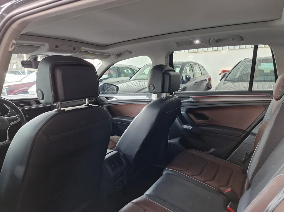 2023 Volkswagen Tiguan SE 