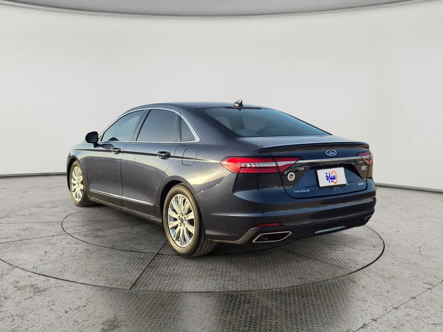 2022 Ford Taurus Ambiente 
