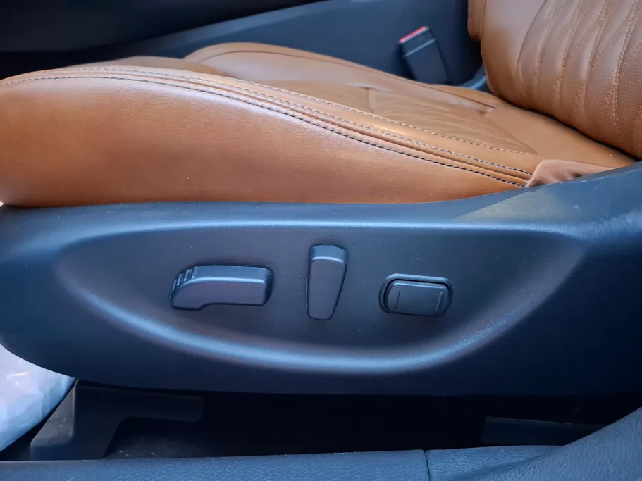 2023 Nissan Maxima SR 