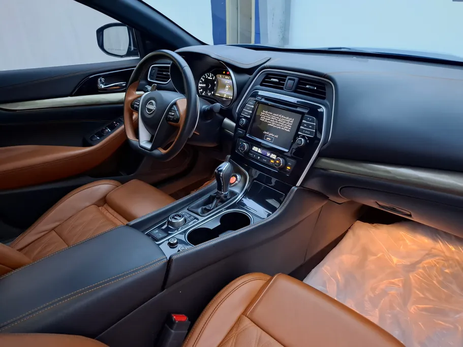 2023 Nissan Maxima SR 