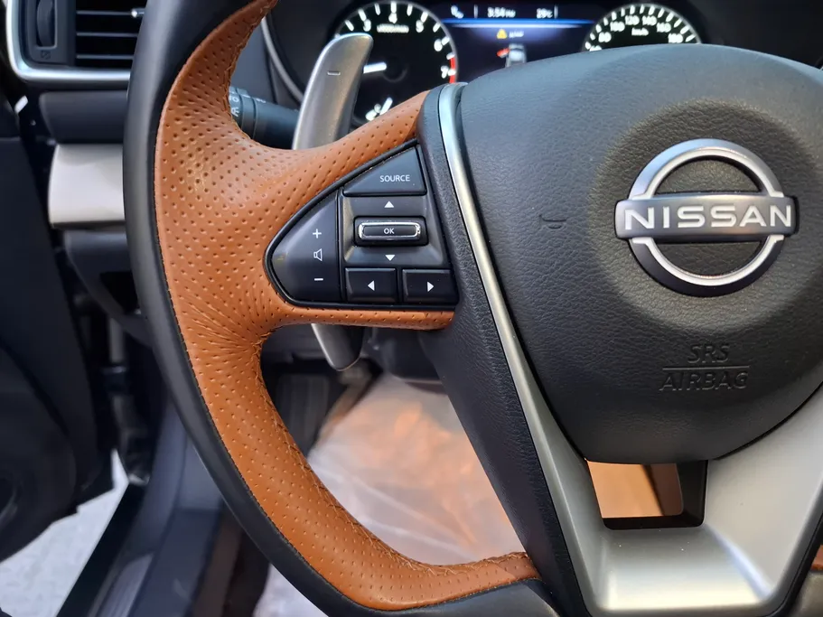 2023 Nissan Maxima SR 