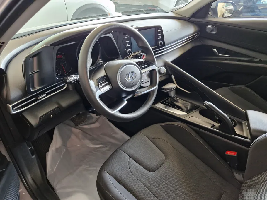 2023 Hyundai Elantra Smart 