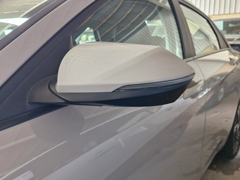 2023 Hyundai Elantra Smart 