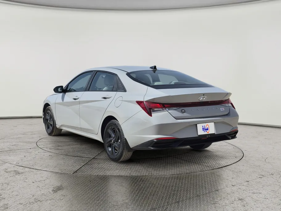 2023 Hyundai Elantra Smart 