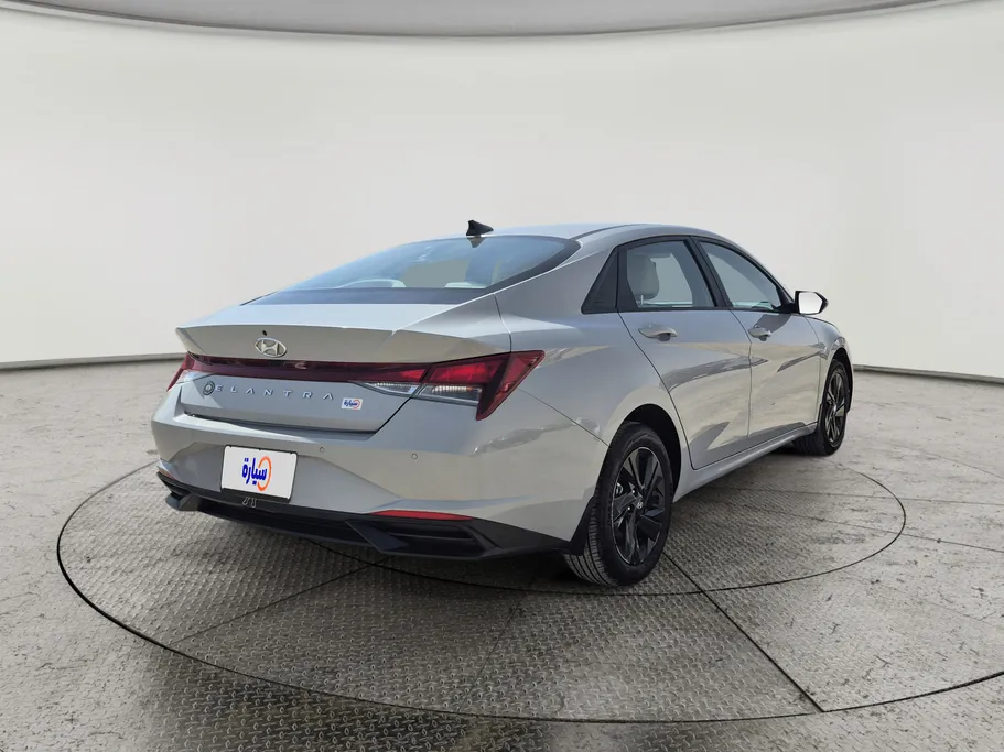 2023 Hyundai Elantra Smart 