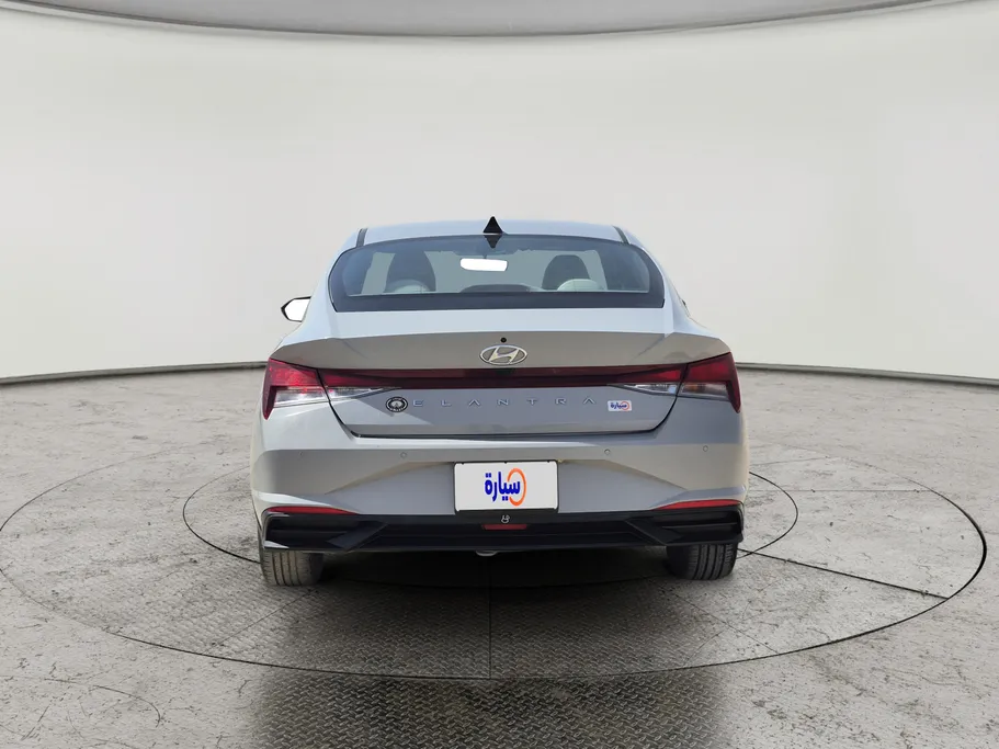 2023 Hyundai Elantra Smart 