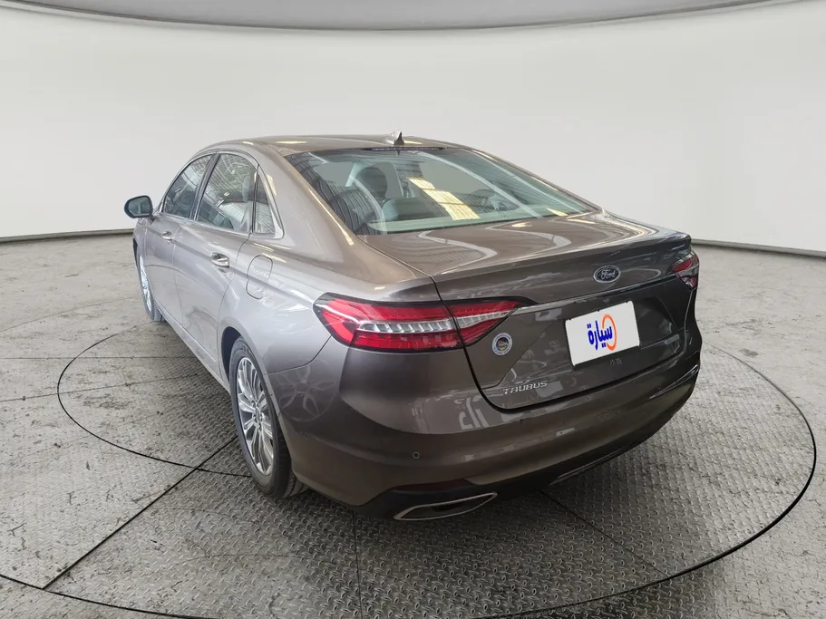 فورد تورس SE 2020 