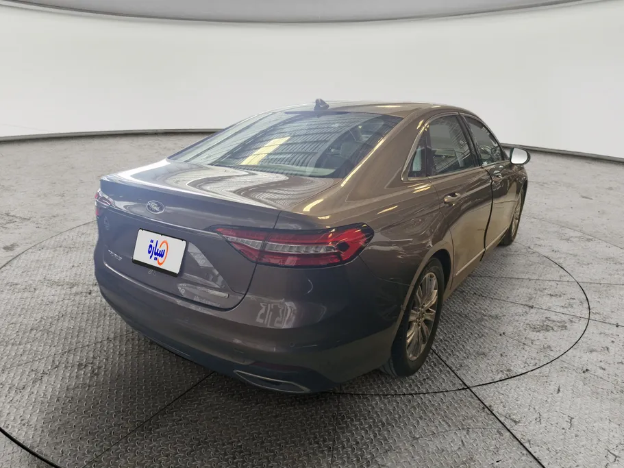 فورد تورس SE 2020 