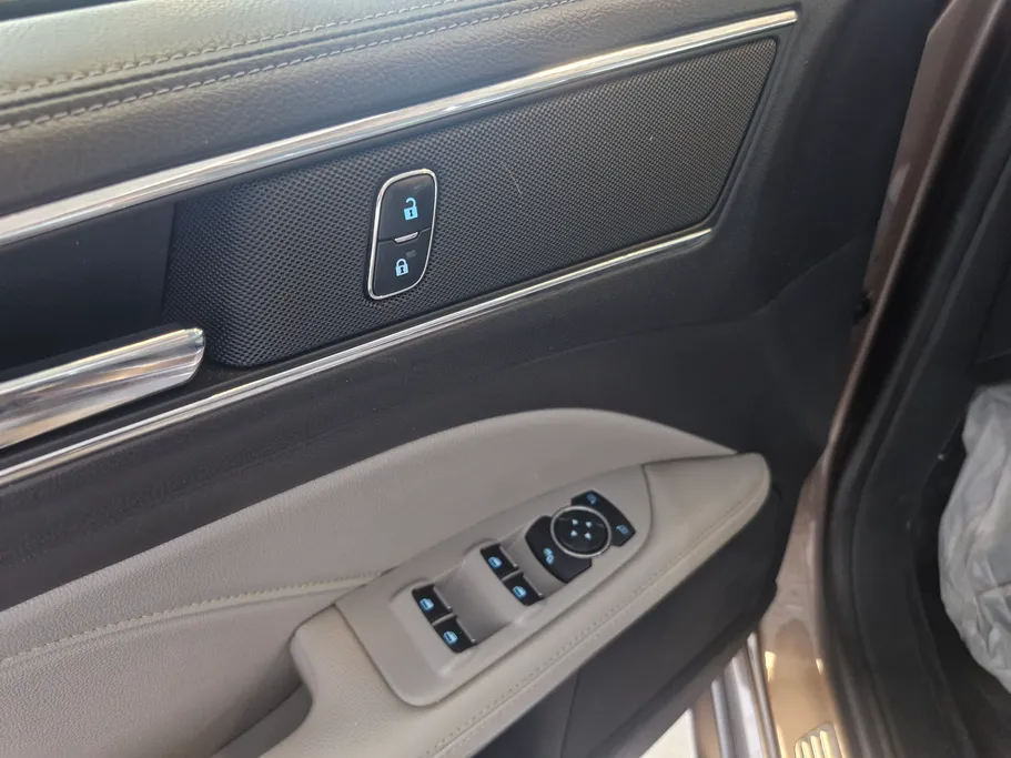 فورد تورس SE 2020 